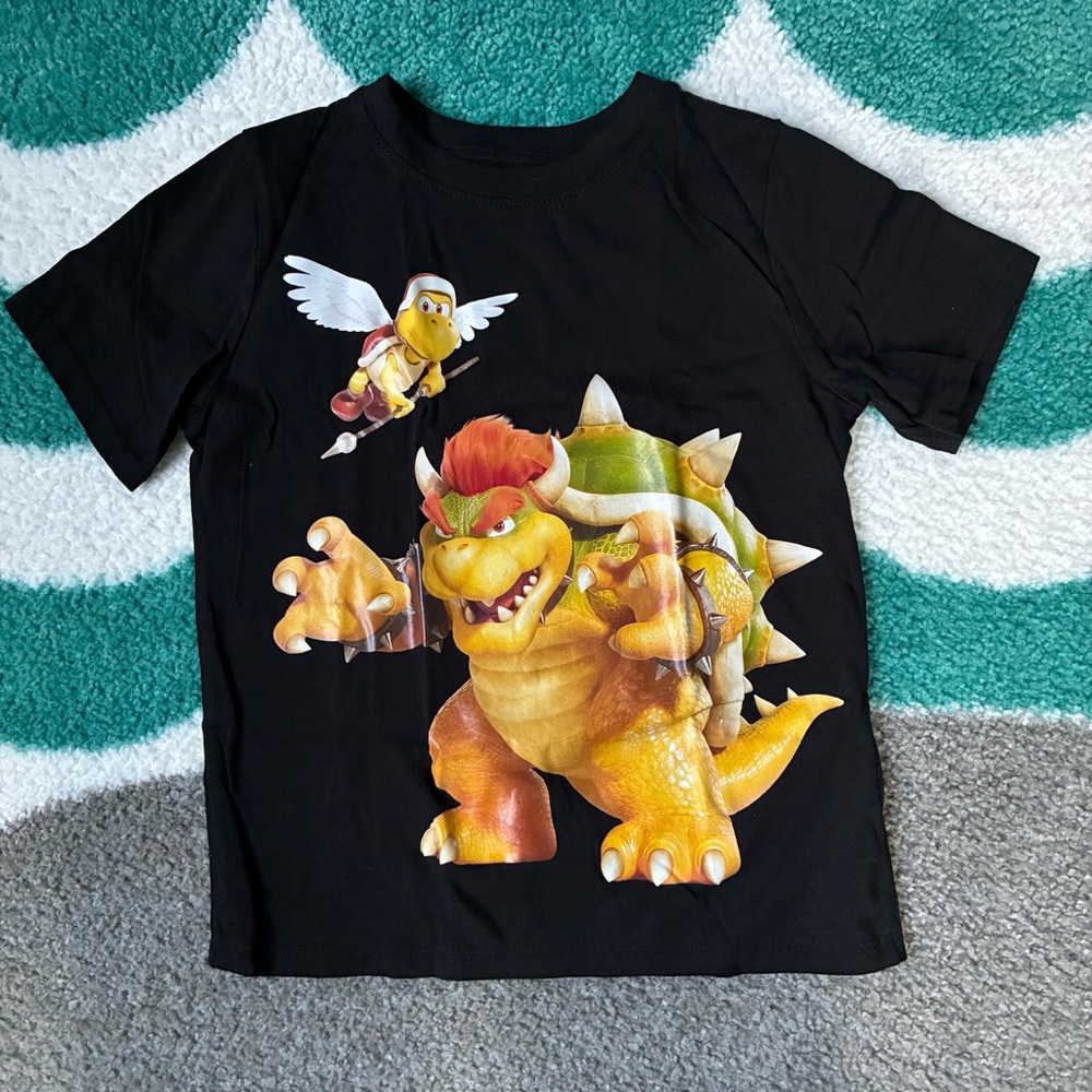 H&M Super Mario Bros. Bowser Short Sleeve Tee (Black) Size 5T/6